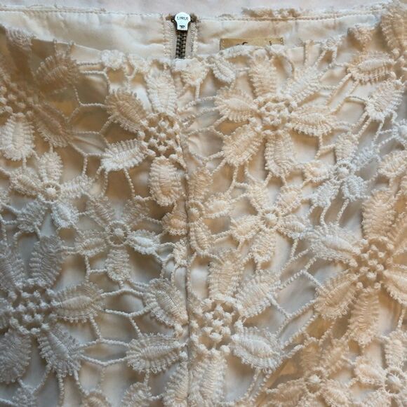Hollister Lace Shorts Cream lined Size 5 back zipper - Picture 8 of 8